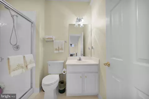 Bath - 13803 Cutleaf Ct, Chantilly, VA 20151 photo 1 of 4