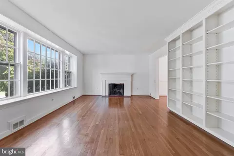 Living - 1719 Oak Ln, Mclean, VA 22101 photo 1 of 3