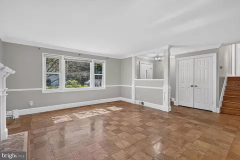 Living - 6012 Loretto St, Springfield, VA 22150 photo 3 of 4