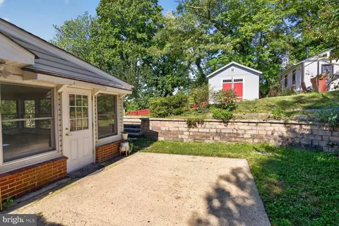 Exterior - 6012 Loretto St, Springfield, VA 22150 photo 6 of 8