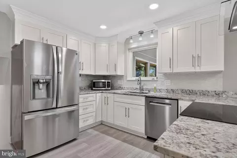Kitchen - 6012 Loretto St, Springfield, VA 22150 photo 2 of 4