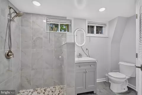 Bath - 6012 Loretto St, Springfield, VA 22150 photo 2 of 2