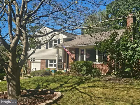 Exterior - 6012 Loretto St, Springfield, VA 22150 photo 2 of 8