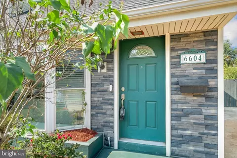 6604 Cavalier Dr, Alexandria, VA 22307