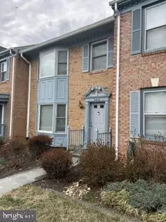 2878 Yarn Ct, Falls Church, VA 22042
