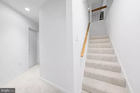 Entry Way - 5800 Jacksons Oak Ct, Burke, VA 22015 photo 4 of 4