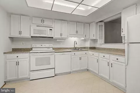 Kitchen - 5800 Jacksons Oak Ct, Burke, VA 22015 photo 1 of 2