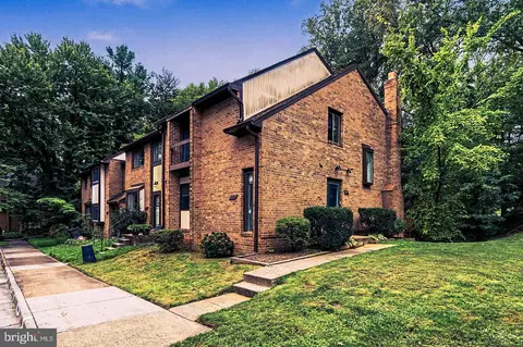 Exterior - 5800 Jacksons Oak Ct, Burke, VA 22015 photo 1 of 6