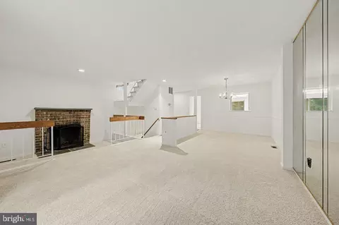 Living - 5800 Jacksons Oak Ct, Burke, VA 22015 photo 2 of 3