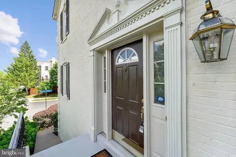 Entry Way - 2000 Gallows Tree Ln, Vienna, VA 22182 photo 1 of 7