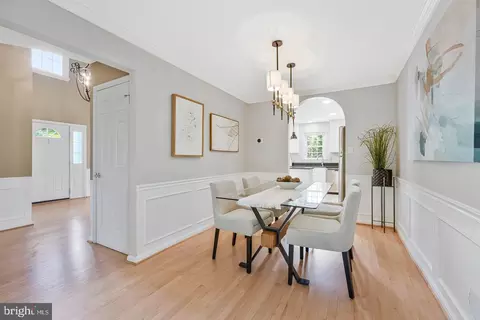 Dining - 2000 Gallows Tree Ln, Vienna, VA 22182 photo 2 of 4