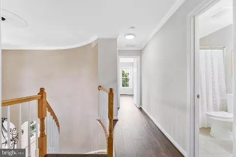 Entry Way - 2000 Gallows Tree Ln, Vienna, VA 22182 photo 6 of 7