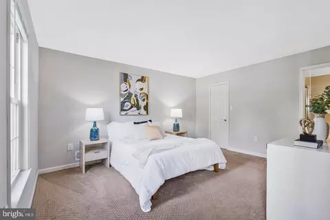Bedroom - 2000 Gallows Tree Ln, Vienna, VA 22182 photo 6 of 7