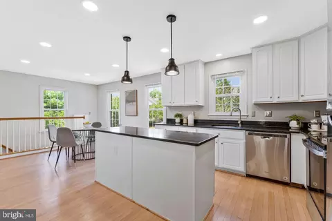 Kitchen - 2000 Gallows Tree Ln, Vienna, VA 22182 photo 1 of 3