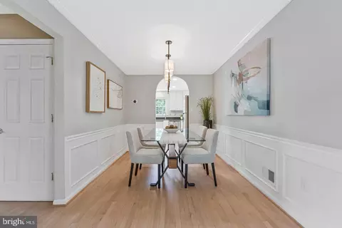 Dining - 2000 Gallows Tree Ln, Vienna, VA 22182 photo 1 of 4