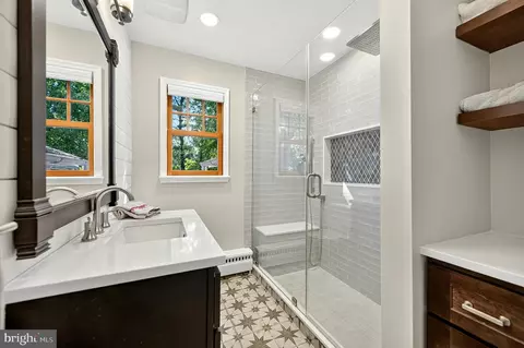 Bath - 6619 Melrose Dr, Mclean, VA 22101 photo 1 of 7