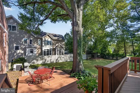 Exterior - 6619 Melrose Dr, Mclean, VA 22101 photo 8 of 14
