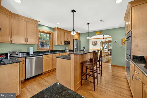 Kitchen - 6619 Melrose Dr, Mclean, VA 22101 photo 6 of 6
