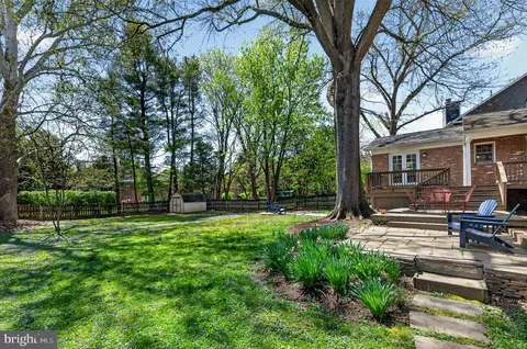 Exterior - 6619 Melrose Dr, Mclean, VA 22101 photo 10 of 14