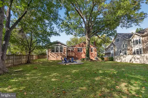 Exterior - 6619 Melrose Dr, Mclean, VA 22101 photo 12 of 14