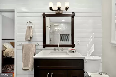 Bath - 6619 Melrose Dr, Mclean, VA 22101 photo 3 of 7