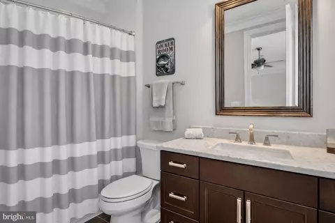 Bath - 1420 Kurtz Rd, Mclean, VA 22101 photo 4 of 6