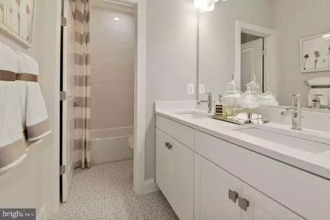 1867 Oakview Crest Dr, Reston, VA 20190 photo 11