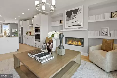 1875 Oakview Crest Dr, Reston, VA 20190 photo 7