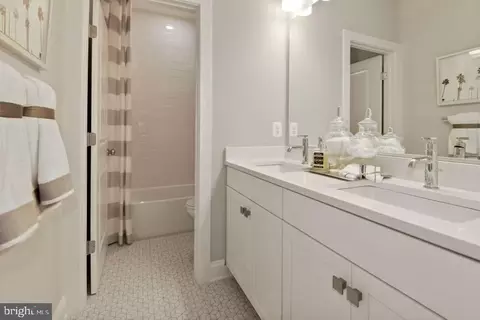 1875 Oakview Crest Dr, Reston, VA 20190 photo 11