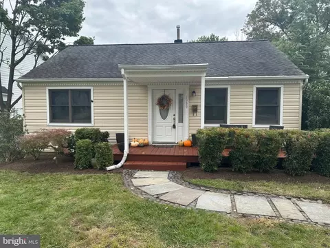 1939 1939 Burfoot Street St, Falls Church, VA 22043