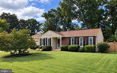 14718 Cranoke St, Centreville, VA 20120