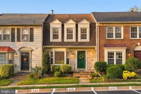 5529 Ridgeton Hill Ct, Fairfax, VA 22032