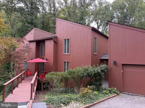 Exterior - 6133 Franklin Park Rd, Mclean, VA 22101 photo 2 of 5