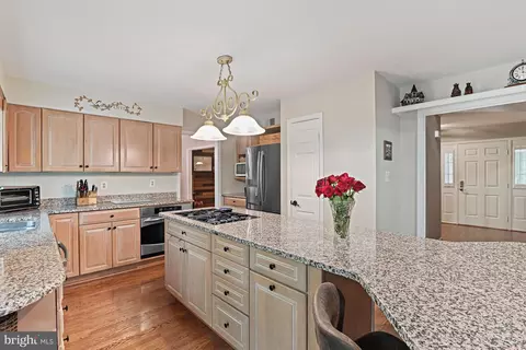 Kitchen - 9830 Faust Dr, Vienna, VA 22182 photo 4 of 4