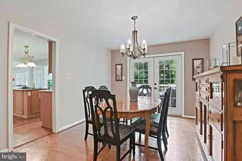 Dining - 9830 Faust Dr, Vienna, VA 22182 photo 2 of 3