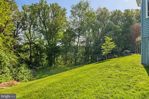 Exterior - 9830 Faust Dr, Vienna, VA 22182 photo 19 of 19