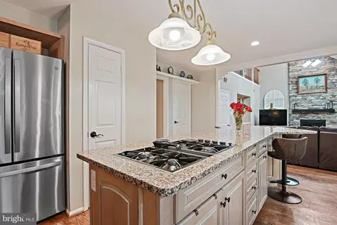 Kitchen - 9830 Faust Dr, Vienna, VA 22182 photo 3 of 4