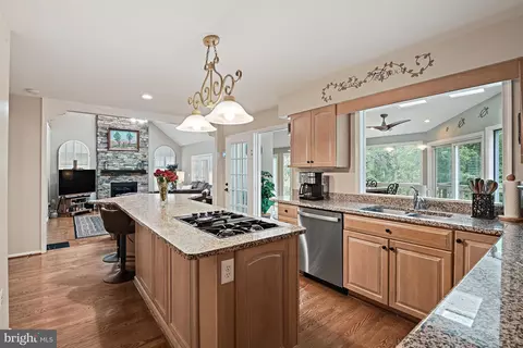 Kitchen - 9830 Faust Dr, Vienna, VA 22182 photo 1 of 4