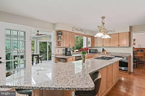 Kitchen - 9830 Faust Dr, Vienna, VA 22182 photo 2 of 4