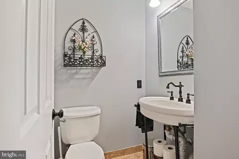 Bath - 9830 Faust Dr, Vienna, VA 22182 photo 1 of 5