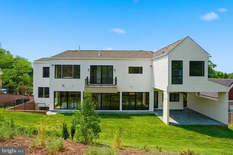 Exterior - 1917 Kenbar Ct, Mclean, VA 22101 photo 5 of 5