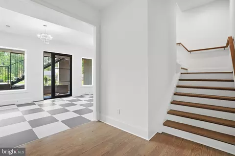Entry Way - 1917 Kenbar Ct, Mclean, VA 22101 photo 8 of 8