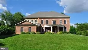 1683 Drewlaine Dr, Vienna, VA 22182