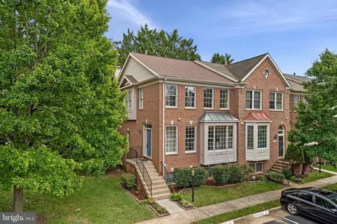 5613 Brookland Ct, Alexandria, VA 22310