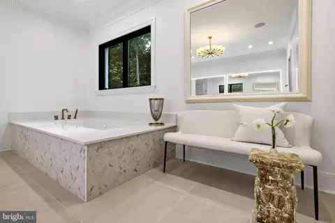 Bath - 620 Rivercrest Dr, Mclean, VA 22101 photo 3 of 3