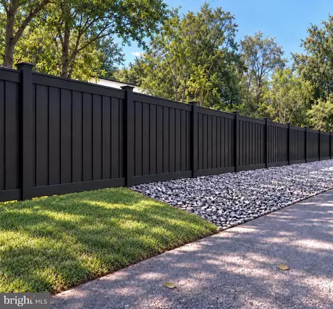 Exterior - 620 Rivercrest Dr, Mclean, VA 22101 photo 2 of 9