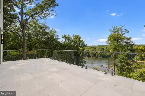 View/Area - 620 Rivercrest Dr, Mclean, VA 22101 photo 1 of 6