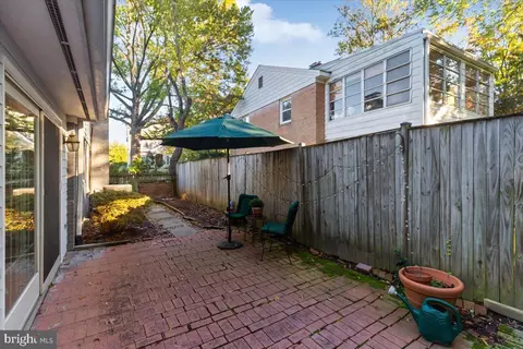 Exterior - 6175 Hardy Dr, Mclean, VA 22101 photo 4 of 12