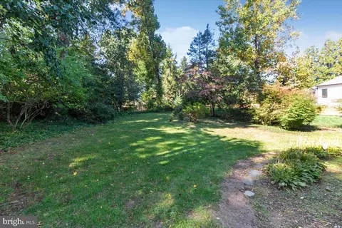 Exterior - 6175 Hardy Dr, Mclean, VA 22101 photo 6 of 12