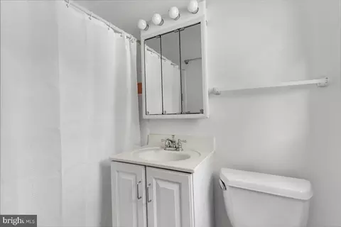 Bath - 6175 Hardy Dr, Mclean, VA 22101 photo 1 of 3